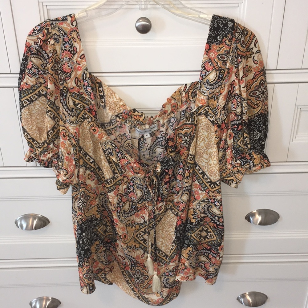 Cupcakes & Cashmere-NWT-Boho Paisley Print-Pullover Blouse-Size Medium